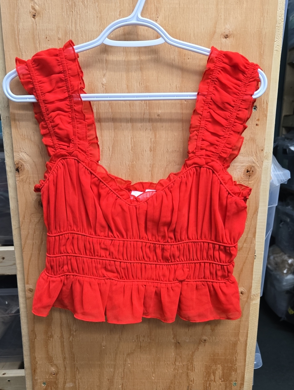 ASTR The Label Size S Red Cropped Ruffle Top